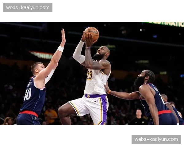湖人主场124比104大胜独行侠 詹姆斯创历史最年长三双纪录
