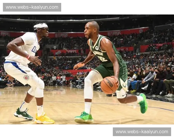 雄鹿首发阵容公布 格林特纳罗林斯库兹马小波特领衔 雄鹿首发阵容公布 格林特纳罗林斯库兹马小波特领衔