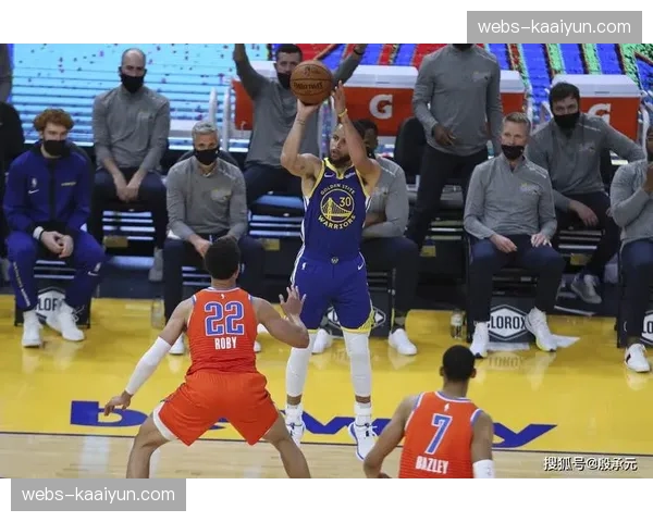 爵士进攻效率118.1历史单赛季第三，团队传导球体系运转流畅